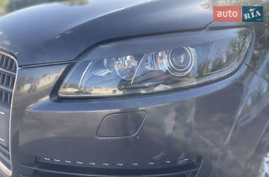 Внедорожник / Кроссовер Audi Q7 2007 в 