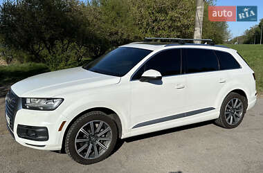 Внедорожник / Кроссовер Audi Q7 2016 в 