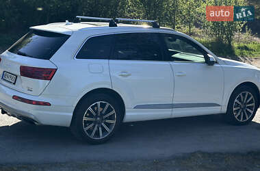 Внедорожник / Кроссовер Audi Q7 2016 в 
