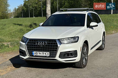 Внедорожник / Кроссовер Audi Q7 2016 в 