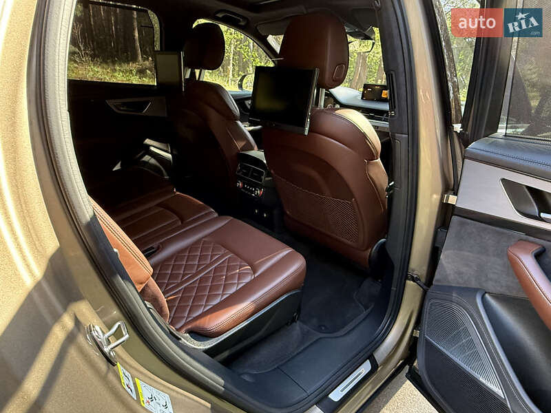 Внедорожник / Кроссовер Audi Q7 2019 в Киеве