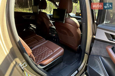 Позашляховик / Кросовер Audi Q7 2019 в 
