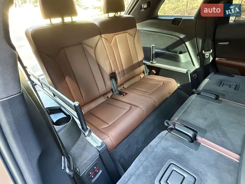 Внедорожник / Кроссовер Audi Q7 2019 в Киеве