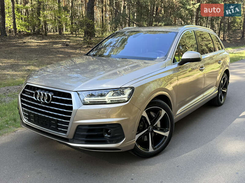 Внедорожник / Кроссовер Audi Q7 2019 в Киеве