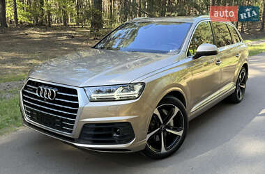 Позашляховик / Кросовер Audi Q7 2019 в 