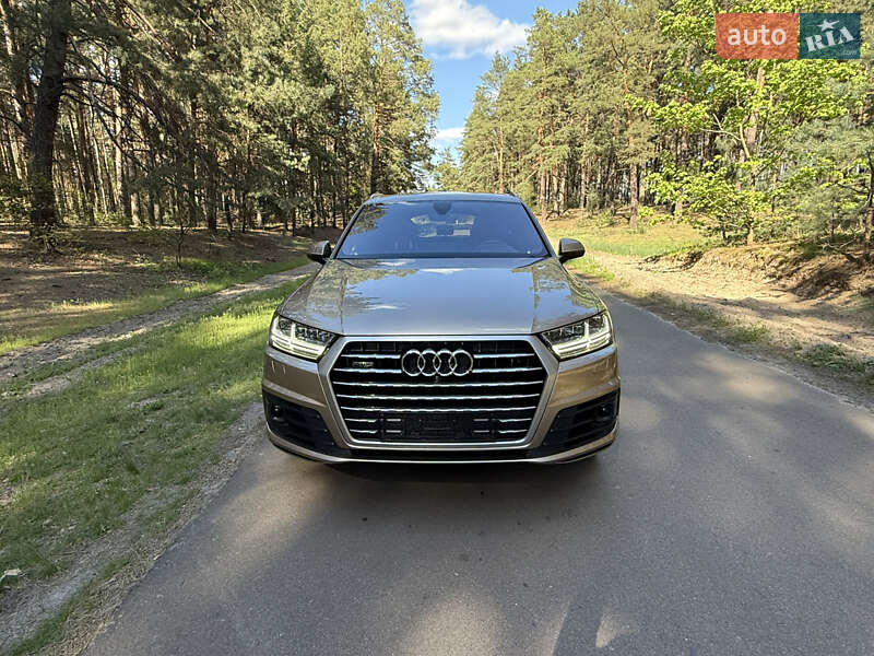 Внедорожник / Кроссовер Audi Q7 2019 в Киеве