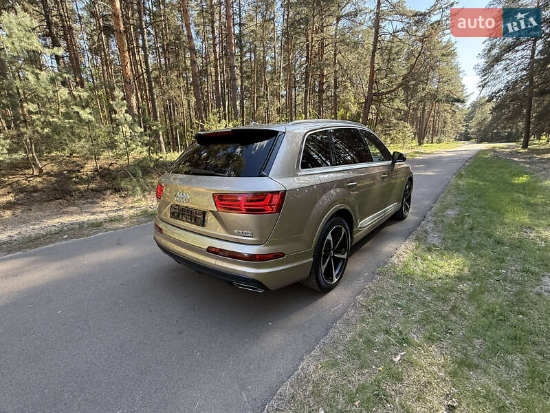 Внедорожник / Кроссовер Audi Q7 2019 в Киеве