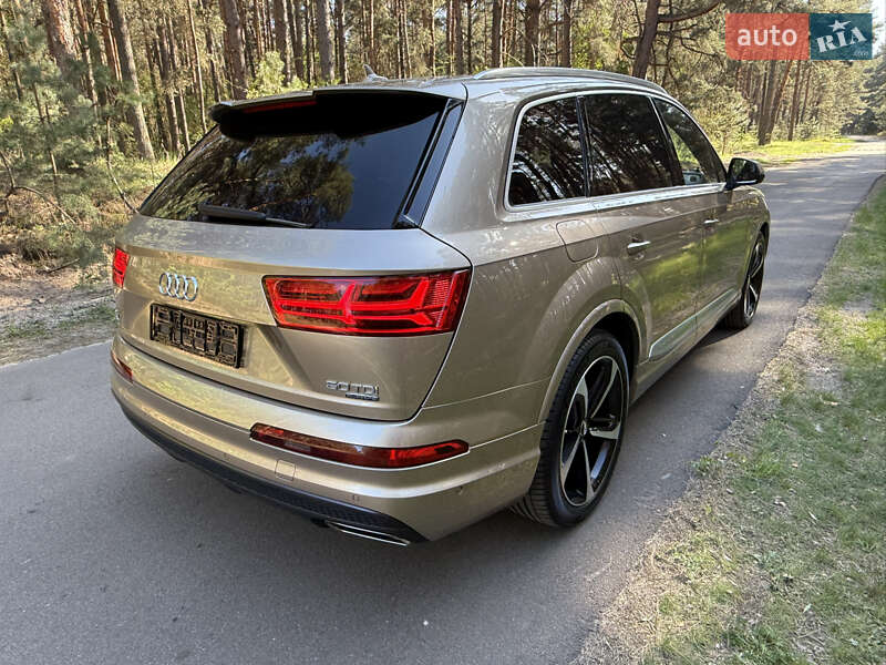 Внедорожник / Кроссовер Audi Q7 2019 в Киеве