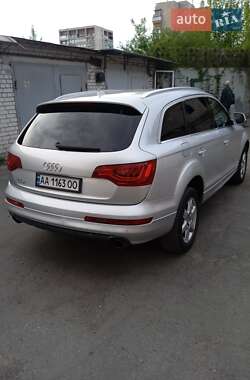 Внедорожник / Кроссовер Audi Q7 2011 в 
