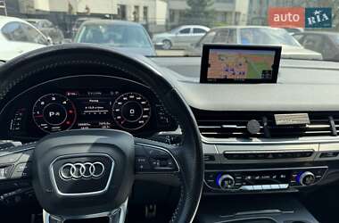 Позашляховик / Кросовер Audi Q7 2017 в 