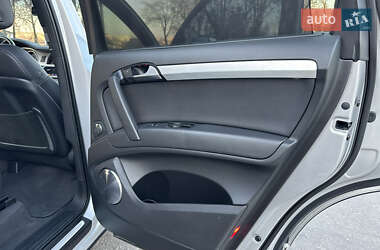 Позашляховик / Кросовер Audi Q7 2014 в 