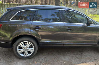 Позашляховик / Кросовер Audi Q7 2010 в 