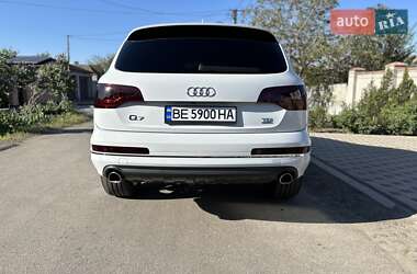Позашляховик / Кросовер Audi Q7 2013 в 