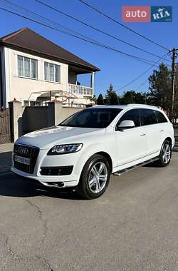 Позашляховик / Кросовер Audi Q7 2013 в 