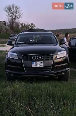 Внедорожник / Кроссовер Audi Q7 2007 в 