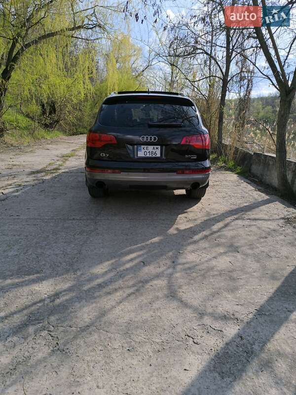 Внедорожник / Кроссовер Audi Q7 2007 в Никополе