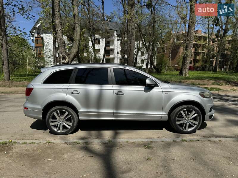 Внедорожник / Кроссовер Audi Q7 2013 в Черновцах