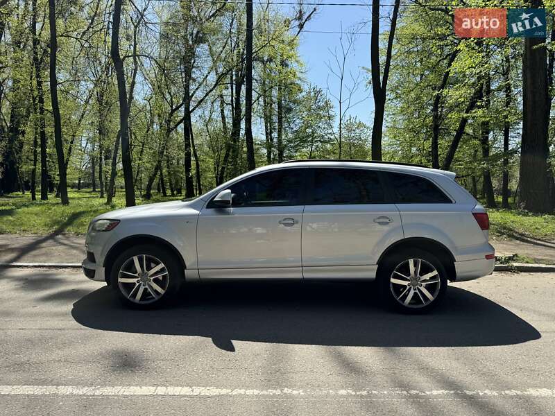 Внедорожник / Кроссовер Audi Q7 2013 в Черновцах