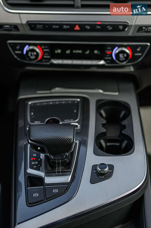 Внедорожник / Кроссовер Audi Q7 2015 в Львове