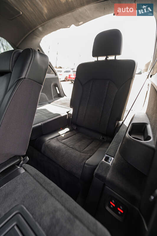 Внедорожник / Кроссовер Audi Q7 2015 в Львове