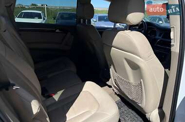 Позашляховик / Кросовер Audi Q7 2012 в 