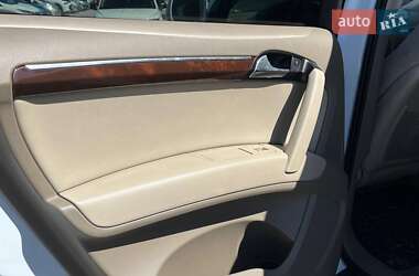 Позашляховик / Кросовер Audi Q7 2012 в 