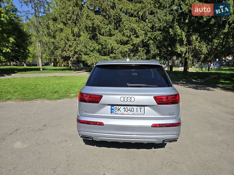 Позашляховик / Кросовер Audi Q7 2018 в Рівному
