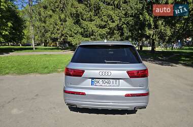 Внедорожник / Кроссовер Audi Q7 2018 в 