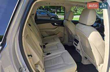 Внедорожник / Кроссовер Audi Q7 2018 в 