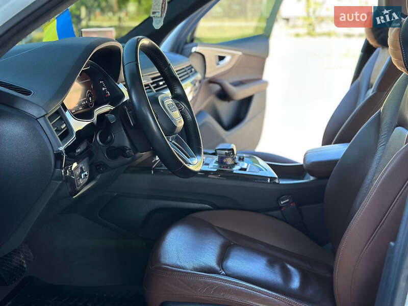 Внедорожник / Кроссовер Audi Q7 2016 в Днепре