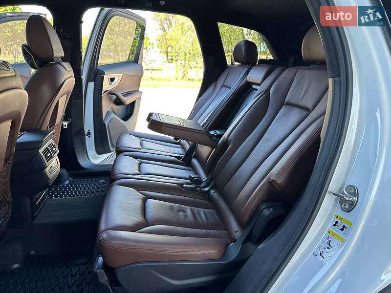 Внедорожник / Кроссовер Audi Q7 2016 в Днепре