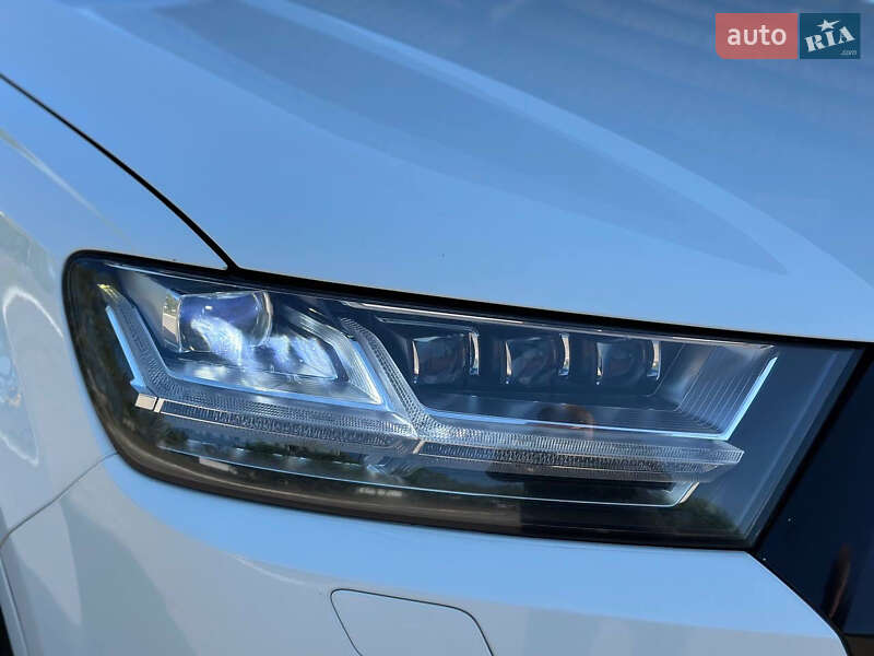 Внедорожник / Кроссовер Audi Q7 2016 в Днепре