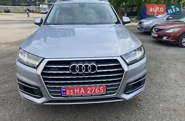 Внедорожник / Кроссовер Audi Q7 2017 в 