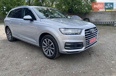 Внедорожник / Кроссовер Audi Q7 2017 в 