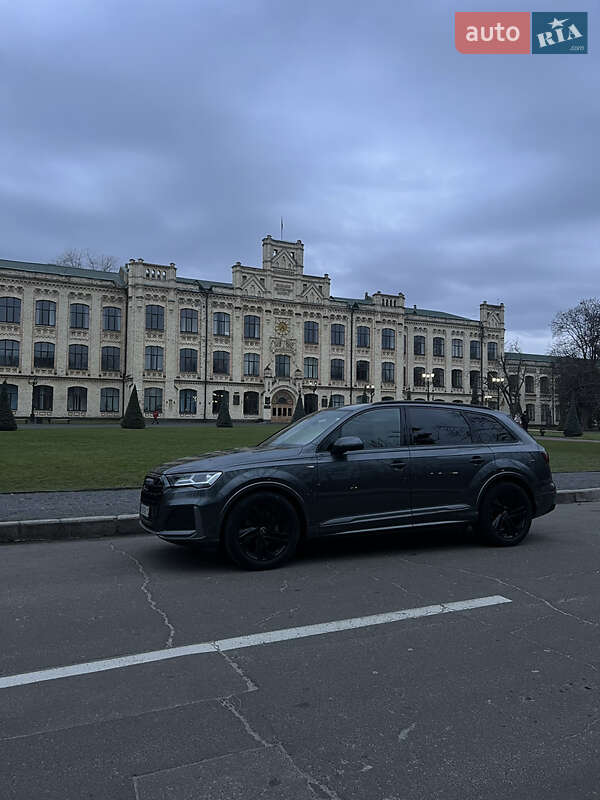 Внедорожник / Кроссовер Audi Q7 2022 в Киеве