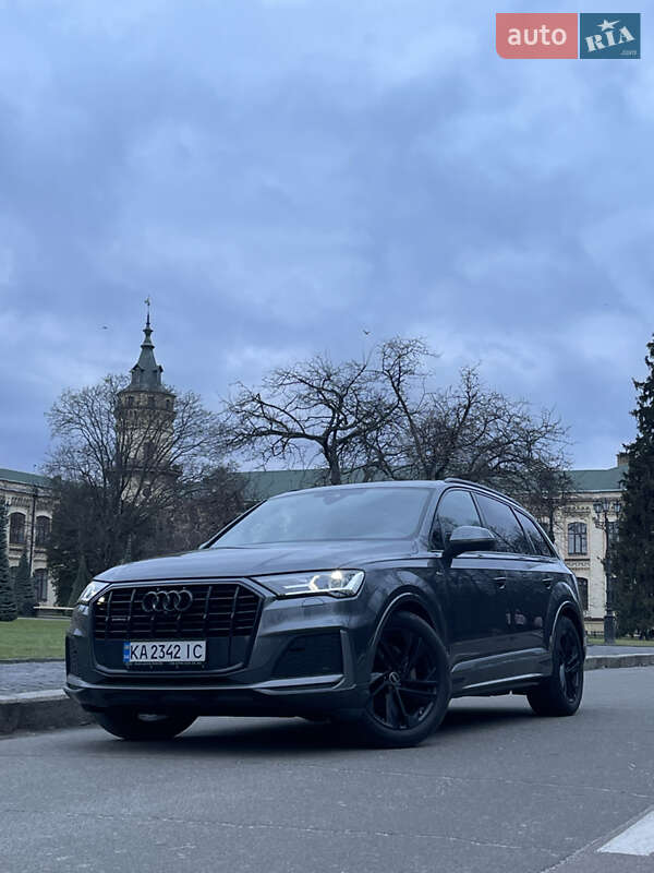 Внедорожник / Кроссовер Audi Q7 2022 в Киеве