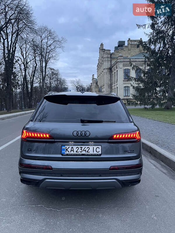 Внедорожник / Кроссовер Audi Q7 2022 в Киеве