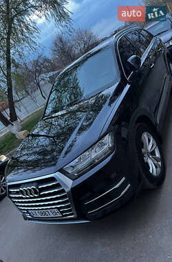Позашляховик / Кросовер Audi Q7 2016 в 