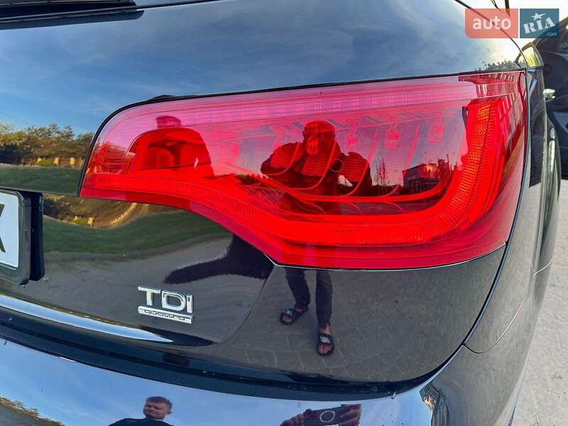 Позашляховик / Кросовер Audi Q7 2013 в Львові