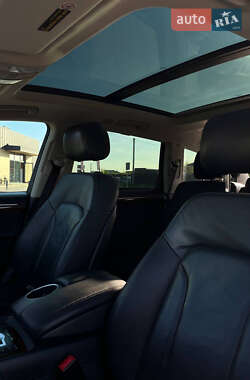 Внедорожник / Кроссовер Audi Q7 2015 в 