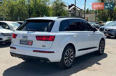 Позашляховик / Кросовер Audi Q7 2017 в 