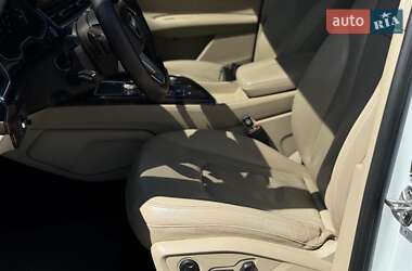 Позашляховик / Кросовер Audi Q7 2017 в 