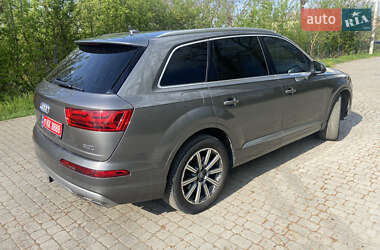 Позашляховик / Кросовер Audi Q7 2017 в 