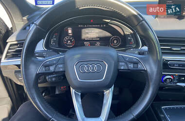 Позашляховик / Кросовер Audi Q7 2017 в 