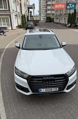 Внедорожник / Кроссовер Audi Q7 2017 в 