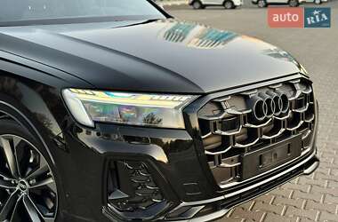 Позашляховик / Кросовер Audi Q7 2024 в 