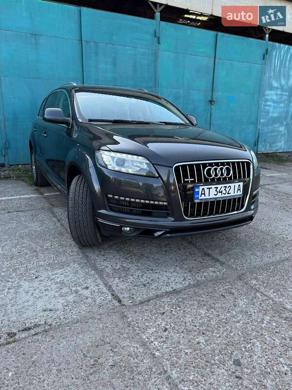 Позашляховик / Кросовер Audi Q7 2013 в Києві