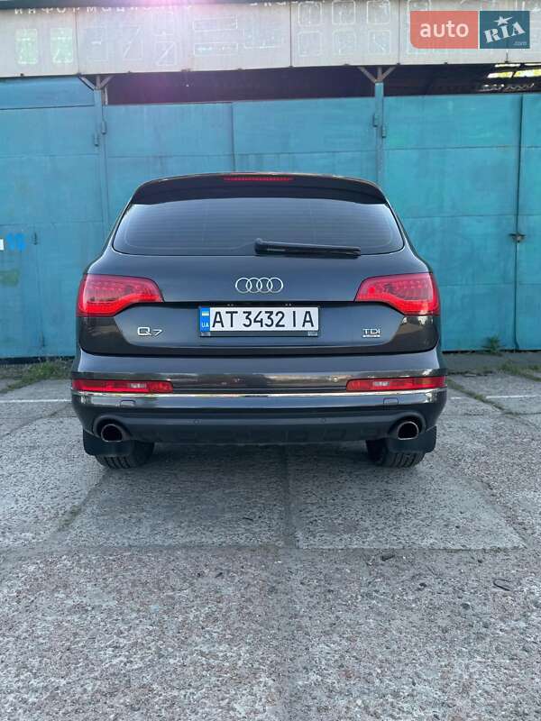 Позашляховик / Кросовер Audi Q7 2013 в Києві