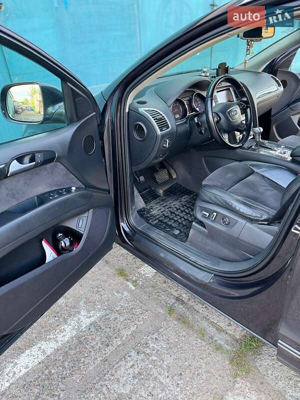 Позашляховик / Кросовер Audi Q7 2013 в Києві