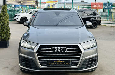 Внедорожник / Кроссовер Audi Q7 2016 в 